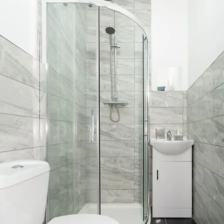 Sky Rooms One Bedroom Modern Studio Apartment 3 Birmingham Exterior photo